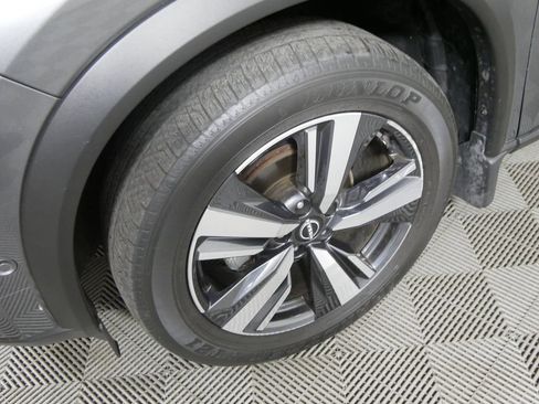 Used 2022 Nissan Rogue Platinum w/ Head-Up Display Package image 11