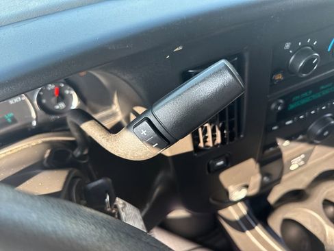 Used 2023 Chevrolet Express 2500 w/ Driver Convenience Package image 28