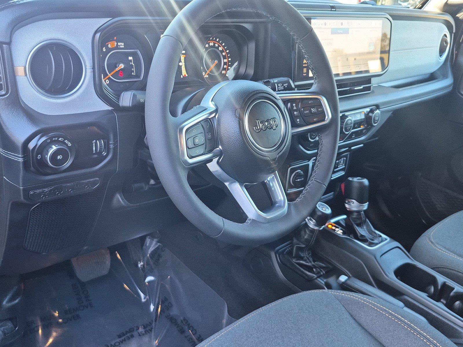 Certified 2026 Jeep Wrangler Unlimited Sahara AWD/4WD image 18