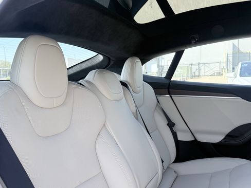 Used 2021 Tesla Model S Long Range image 40