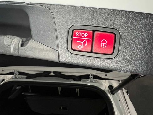 Certified 2025 Mercedes-Benz GLB 250 4MATIC image 17