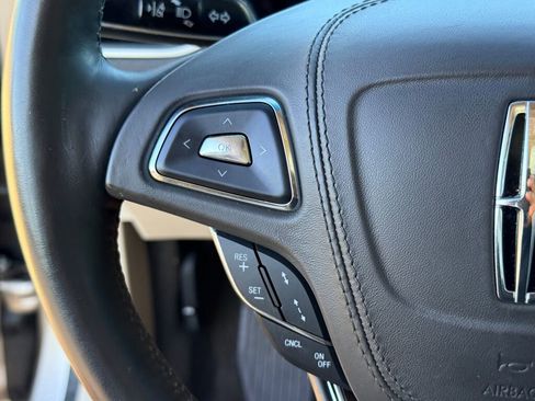 Used 2019 Lincoln MKZ Reserve image 28