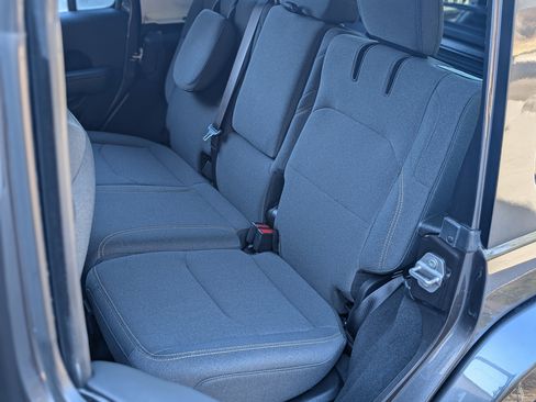 Used 2025 Jeep Wrangler Sahara image 17