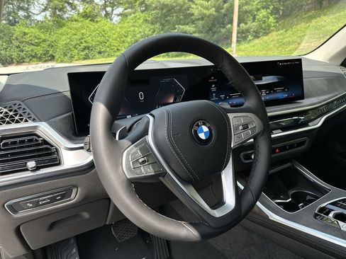 Used 2025 BMW X7 xDrive40i image 34