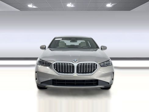 New 2026 BMW 530i RWD image 6
