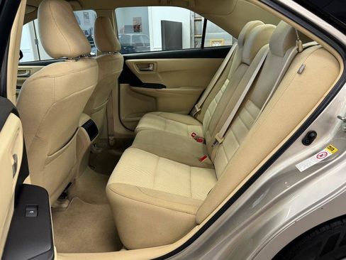 Used 2015 Toyota Camry LE image 18