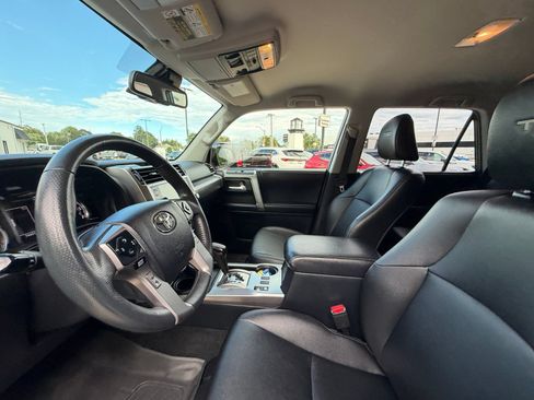 Used 2022 Toyota 4Runner TRD Sport w/ Technology Package AWD/4WD image 4