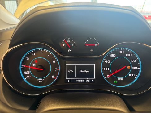 Used 2017 Chevrolet Cruze LT FWD image 18
