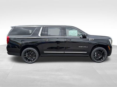 New 2026 GMC Yukon XL Denali w/ Denali Reserve Package AWD/4WD image 8