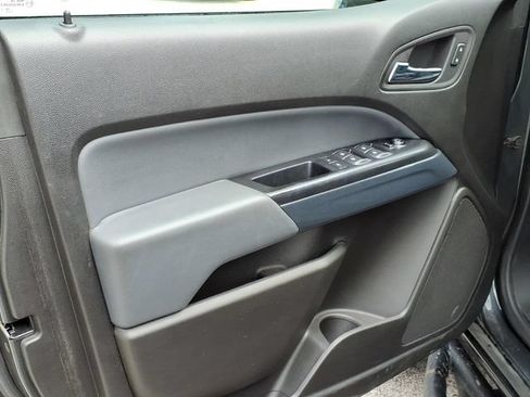 Used 2017 Chevrolet Colorado Z71 AWD/4WD image 13