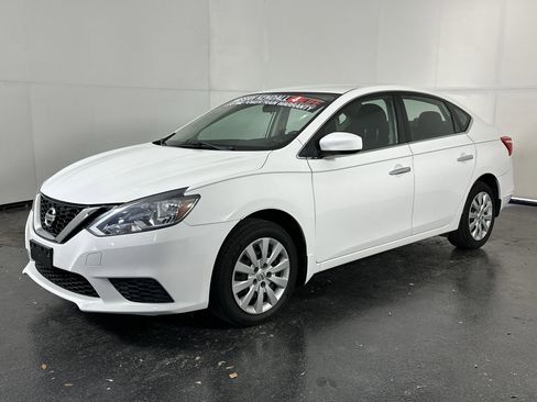 Used 2017 Nissan Sentra S image 6