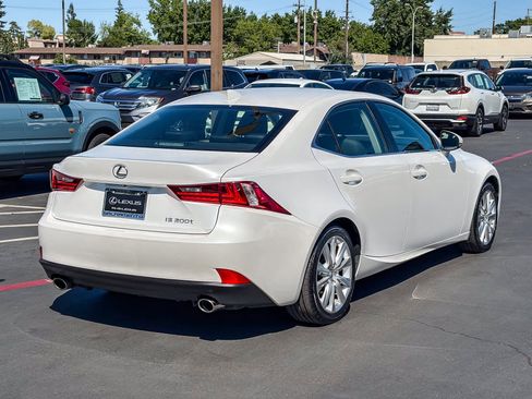 Used 2016 Lexus IS 200t RWD image 4