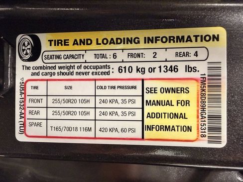 Used 2017 Ford Explorer XLT w/ Equipment Group 202A image 29