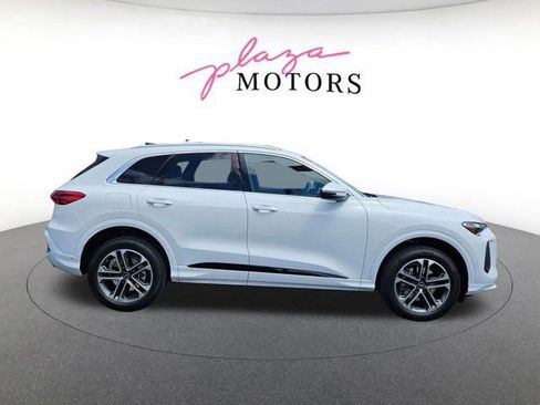 Used 2025 Audi Q5 Premium w/ Convenience Package AWD/4WD image 4