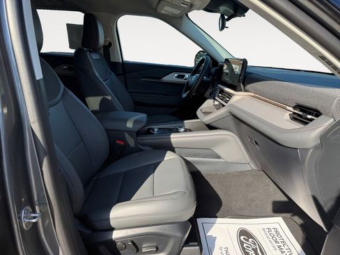 New 2026 Ford Explorer Active w/ Active Comfort Package image 22