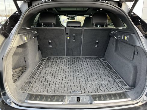 Used 2024 Jaguar F-PACE R-Dynamic S image 36