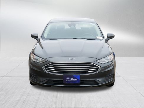 Used 2020 Ford Fusion SE image 2