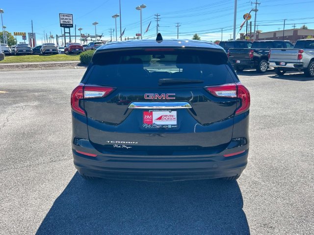 Used 2024 GMC Terrain SLE FWD image 4