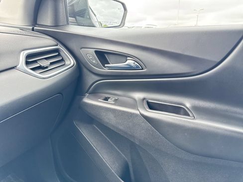 Used 2018 Chevrolet Equinox LT AWD/4WD image 30