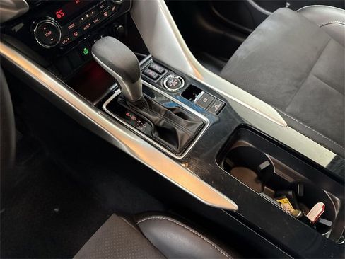 Used 2022 Mitsubishi Eclipse Cross SE image 21