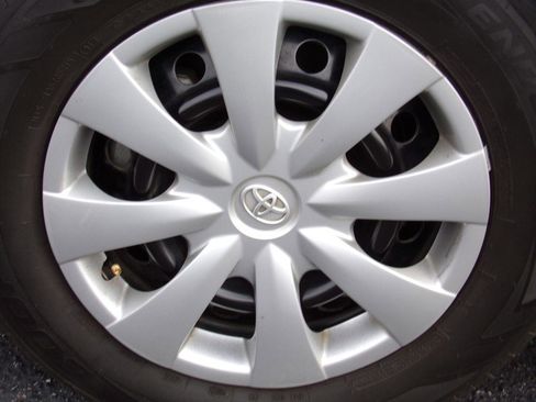 Used 2012 Toyota Corolla L image 15