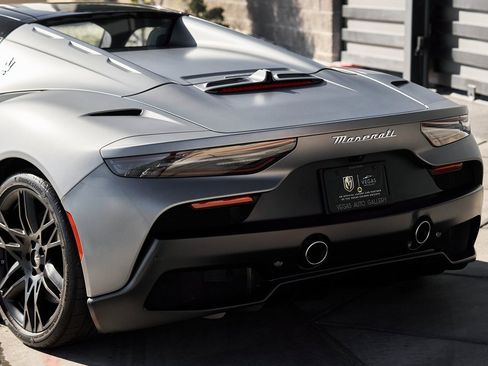Used 2023 Maserati MC20 Spyder image 12