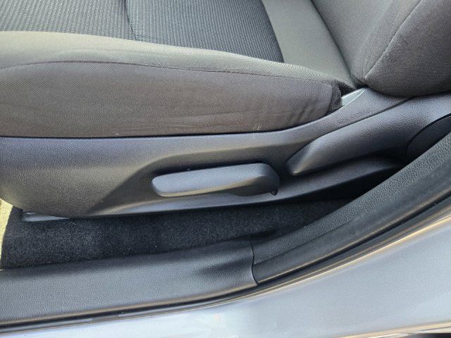 Used 2022 Toyota RAV4 LE w/ Carpet Mat Package (TMS) FWD image 15