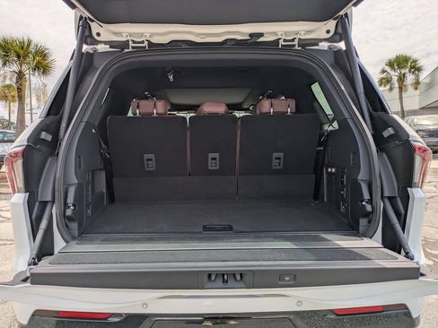 Used 2025 Lincoln Navigator Reserve AWD/4WD image 14