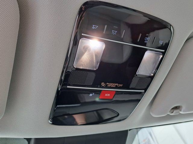 Used 2025 Hyundai Santa Fe SEL FWD image 15