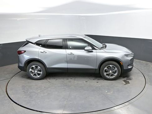 Used 2025 Chevrolet Blazer LT AWD/4WD image 45