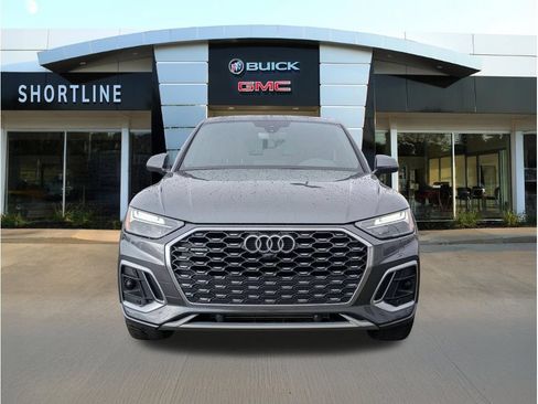Used 2022 Audi Q5 2.0T Premium Plus w/ Premium Plus Package AWD/4WD image 10