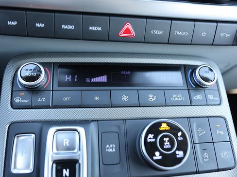 Used 2024 Hyundai Palisade SEL image 31