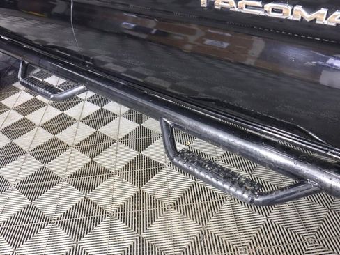 Used 2016 Toyota Tacoma SR5 w/ SR5 Appearance Package (SN) image 39