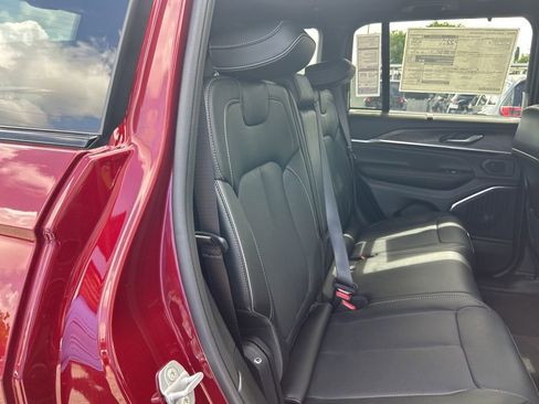 New 2025 Jeep Grand Cherokee Overland w/ Luxury Tech Group IV image 27