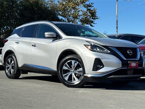 Used 2023 Nissan Murano SV image 2