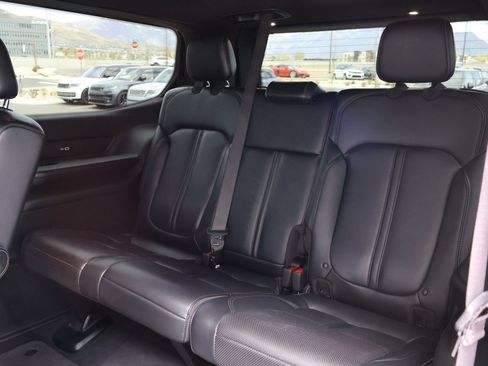 Used 2022 Jeep Wagoneer Series III w/ Premium Group I AWD/4WD image 27