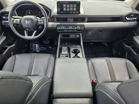 Used 2024 Honda Pilot Touring image 12