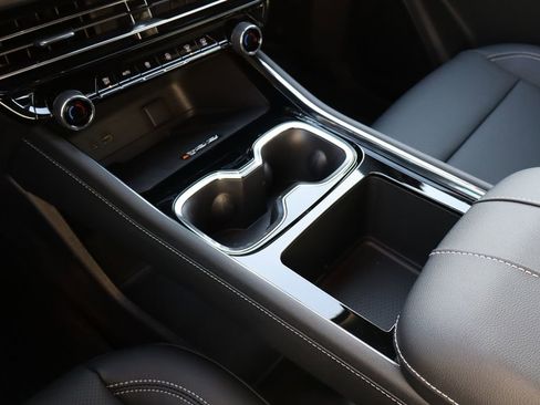 New 2026 Chevrolet Traverse LT w/ Driver Confidence Package image 24