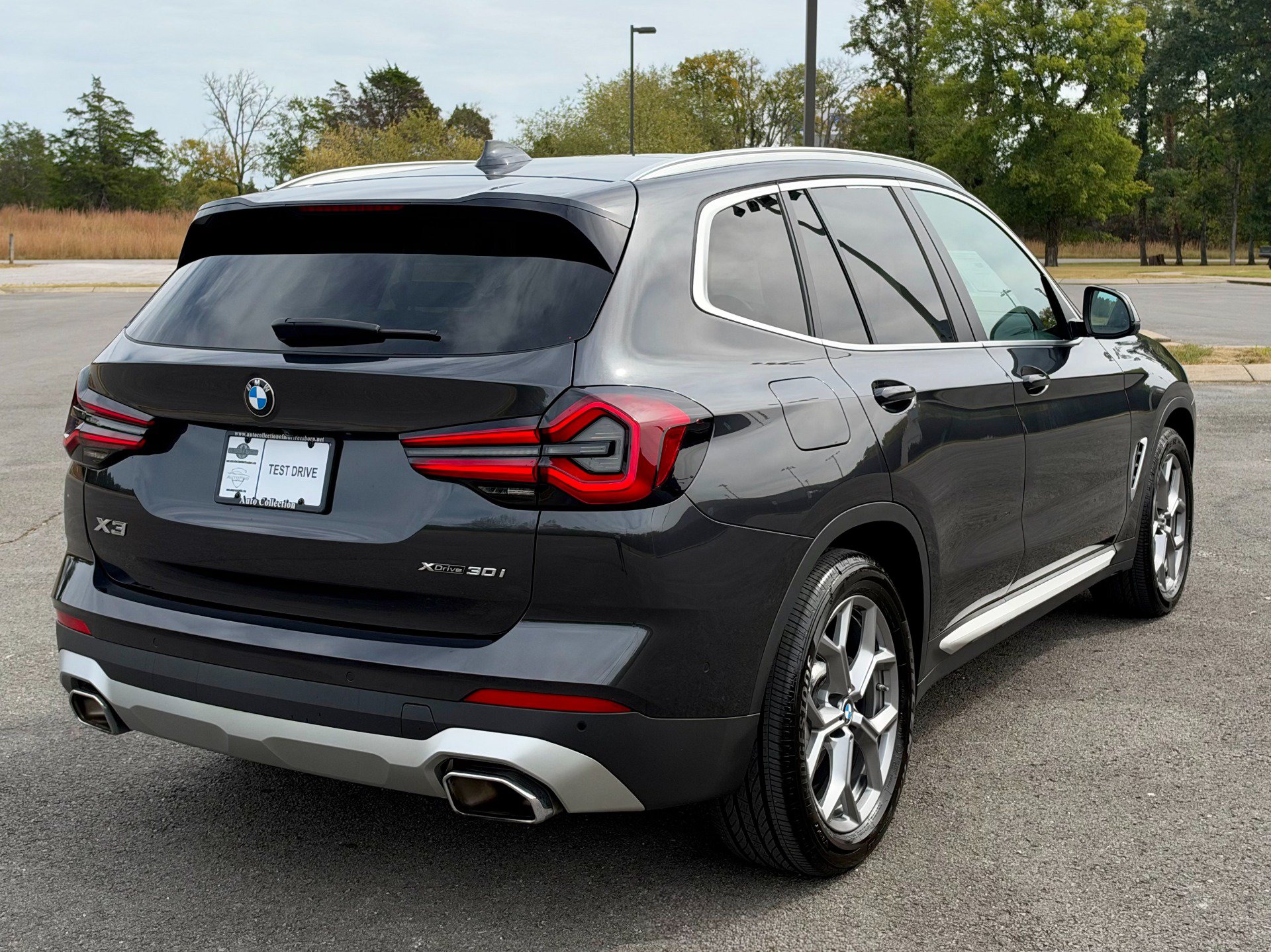 Used 2023 BMW X3 xDrive30i w/ Premium Package AWD/4WD image 3