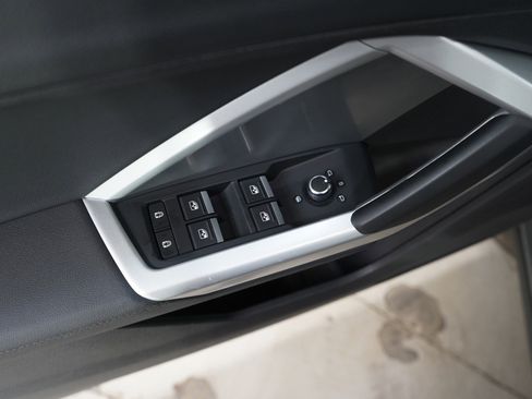 Used 2025 Audi Q3 2.0T Premium image 23