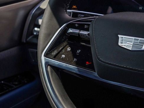 Used 2026 Cadillac Vistiq Premium Luxury image 23