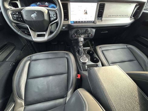 Used 2025 Ford Bronco Outer Banks AWD/4WD image 16