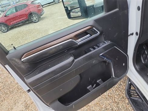 Used 2024 Chevrolet Silverado 3500 LT w/ Convenience Package image 17