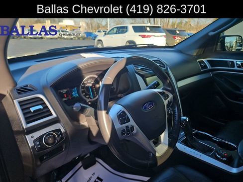 Used 2014 Ford Explorer XLT w/ Equipment Group 202A image 10