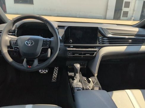 Certified 2025 Toyota Camry SE FWD image 9