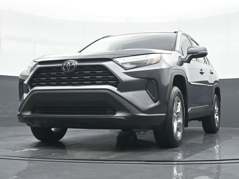 Used 2022 Toyota RAV4 XLE w/ Convenience Package image 16