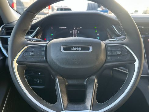 Used 2022 Jeep Grand Cherokee Limited 4xe w/ Luxury Tech Group II AWD/4WD image 24