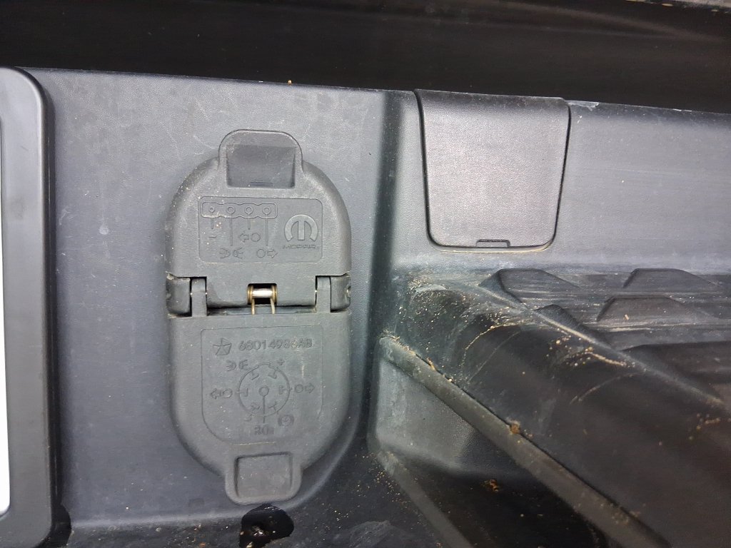 Used 2021 RAM 1500 Laramie AWD/4WD image 8