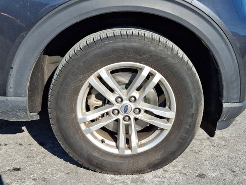 Used 2020 Ford Explorer XLT w/ Equipment Group 202A image 8