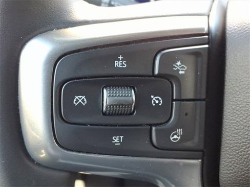 Used 2023 Chevrolet Suburban Z71 w/ Luxury Package image 34